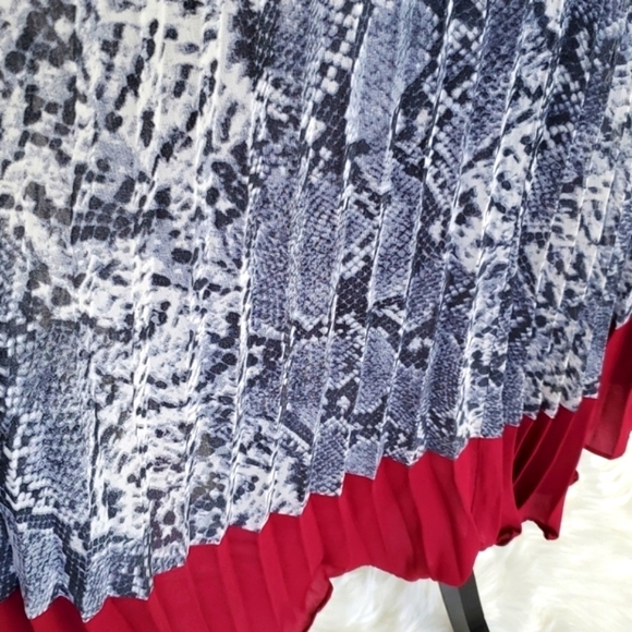 💗Host Pick💗 Lucy Paris Pleated Skirt Size XS - Picture 5 of 9